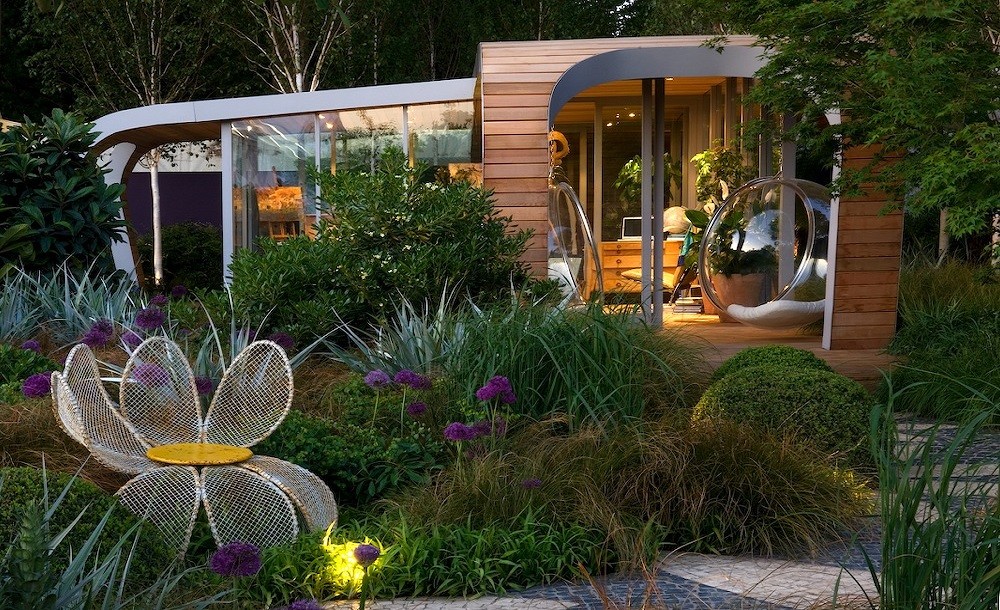 Futuristic design for a garden room in Chelsea, London