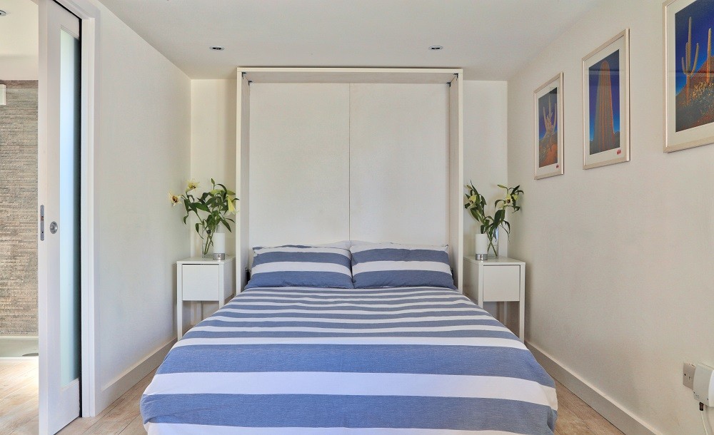 We can provide internal stud wall partitions to create the layout you desire in your garden room