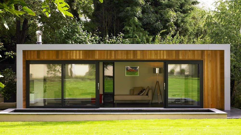 Wibledon garden room with sliding doors