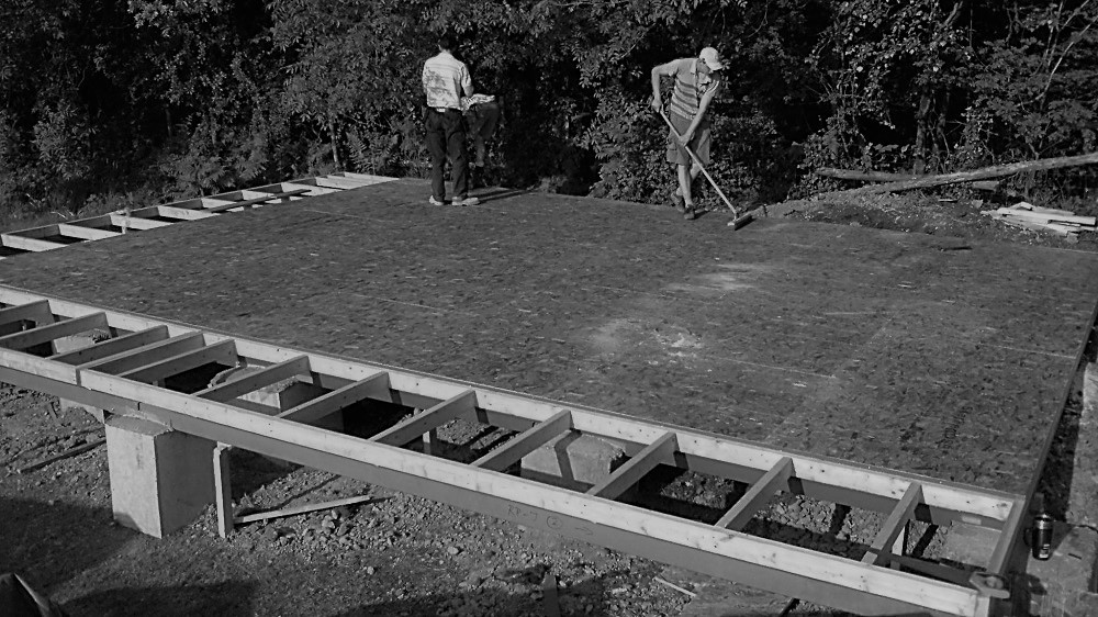Floor construction for a garden studio by Rooms Outdoor