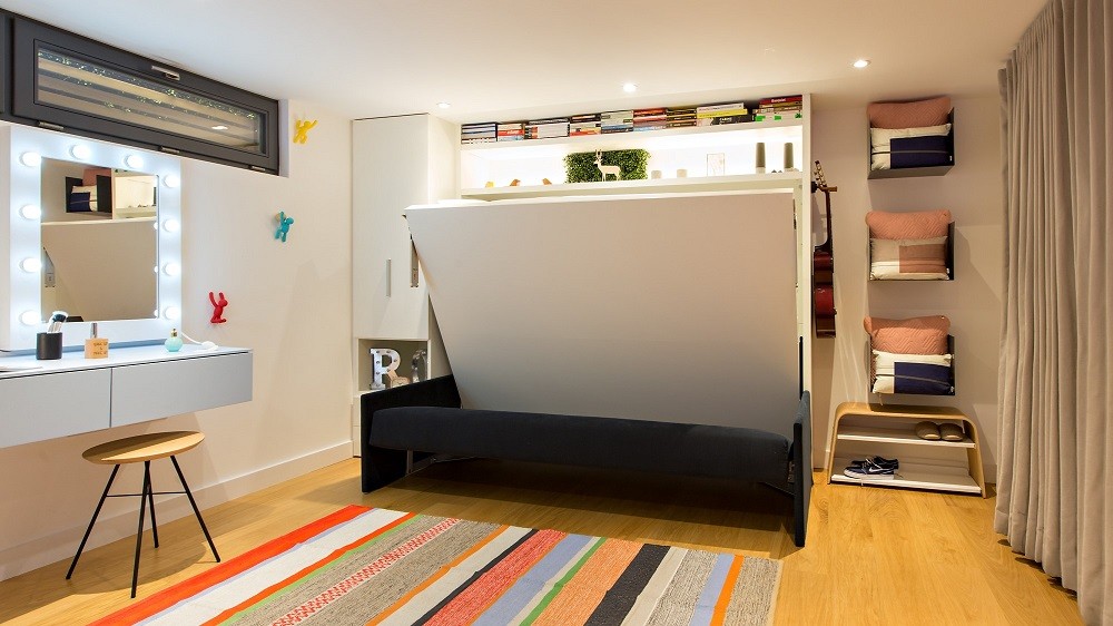 Teenage garden studio with pulldown bed