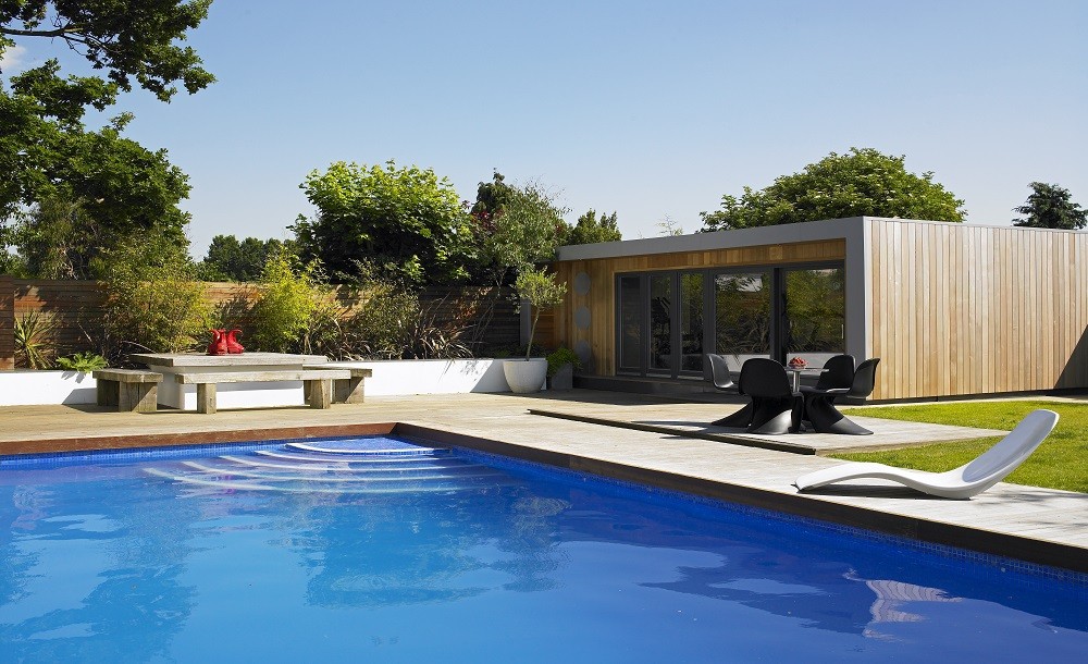 Cuberno garden room with swimmingpool