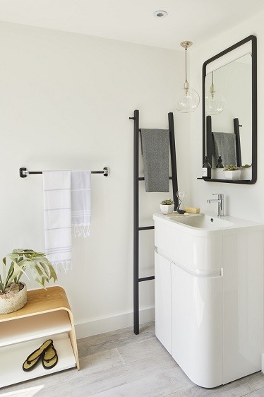 Garden annexe bathroom