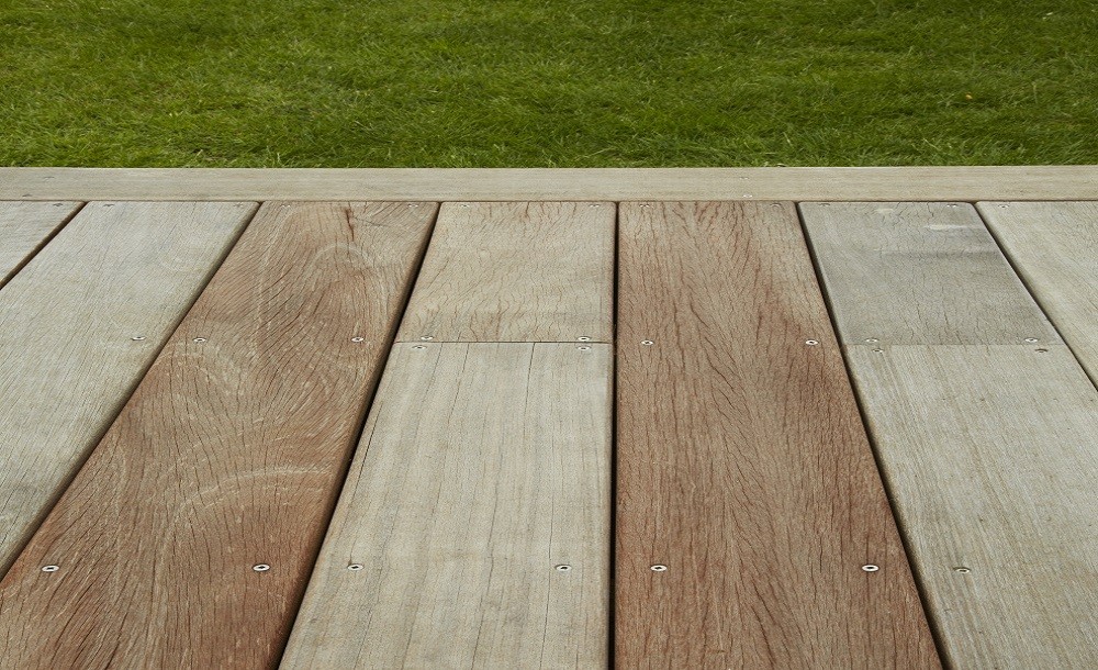 Standard garden rooms' yellow balau deck