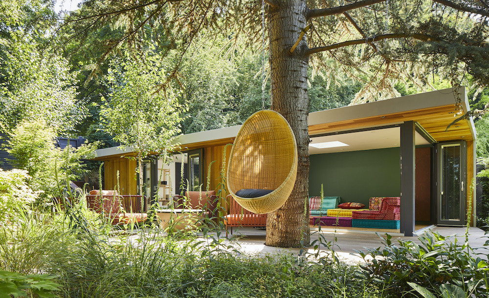 Bespoke garden pottery studio