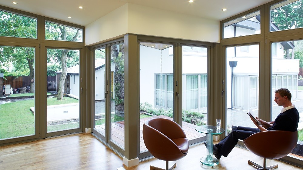 Bespoke garden office by Rooms Outdoor in Wimbledon