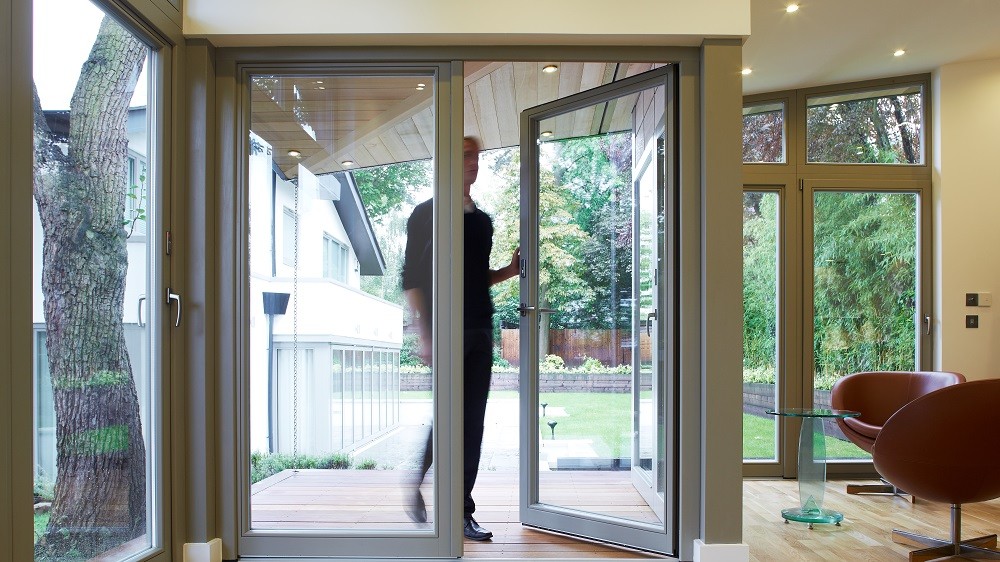 Bespoke garden office by Rooms Outdoor in Wimbledon
