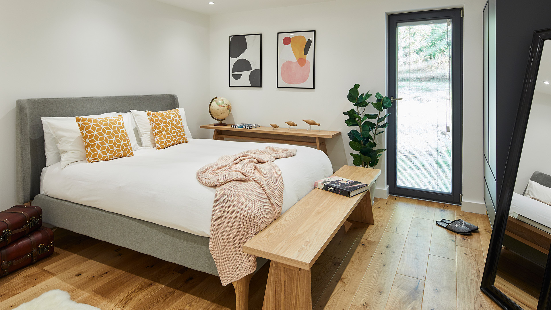 Garden annexe double bedroom