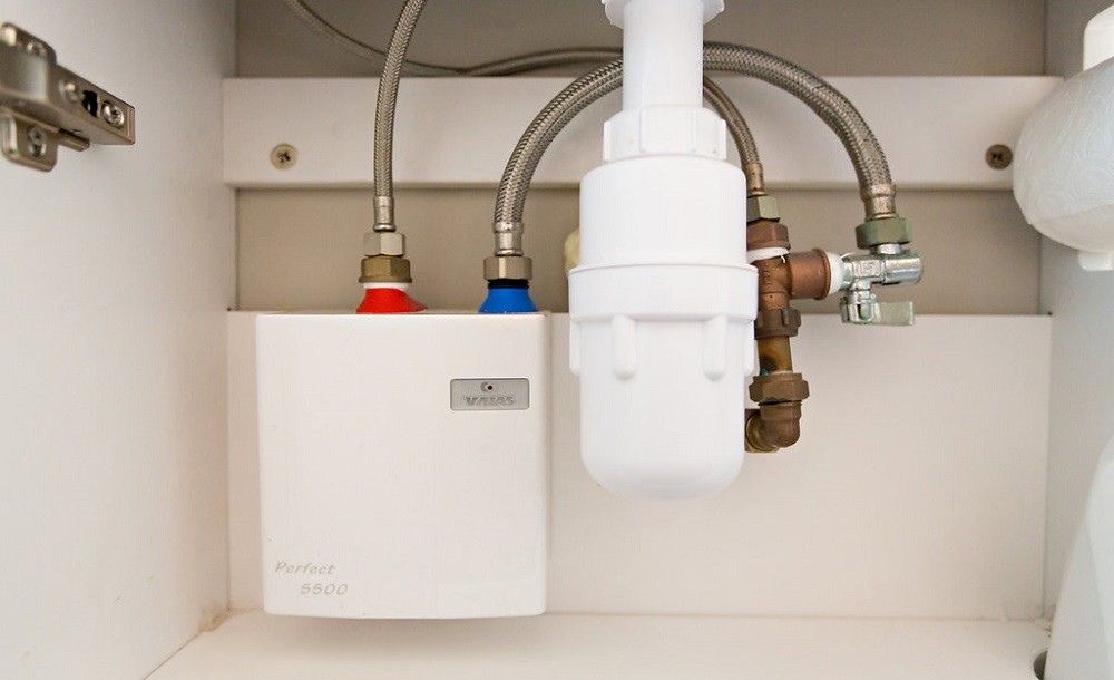 Water heater for garden rooms