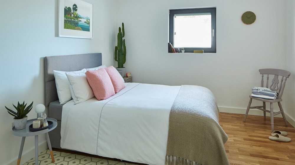 Garden bedroom for a holiday home in Wales