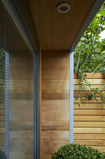 Cuberno garden room side walls and overhang with external lights