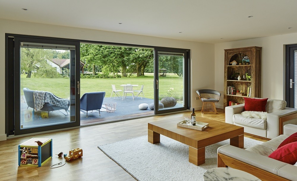 Guests garden room lounge